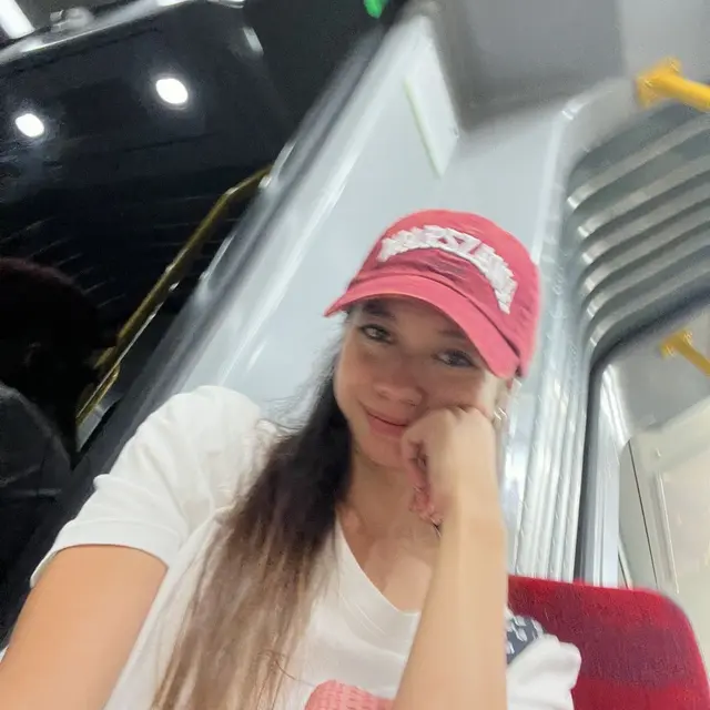 6 Potret Solo Traveling Yuki Kato ke Polandia, Nikmati Masa Lajang di Usia 29 Tahun