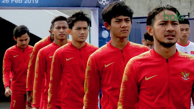 Pelatih Indra Sjafri berharap seluruh masyarakat Indonesia memberikan dukungan dan doa untuk Timnas Indonesia U-22. (Bola.com/Zulfirdaus Harahap)