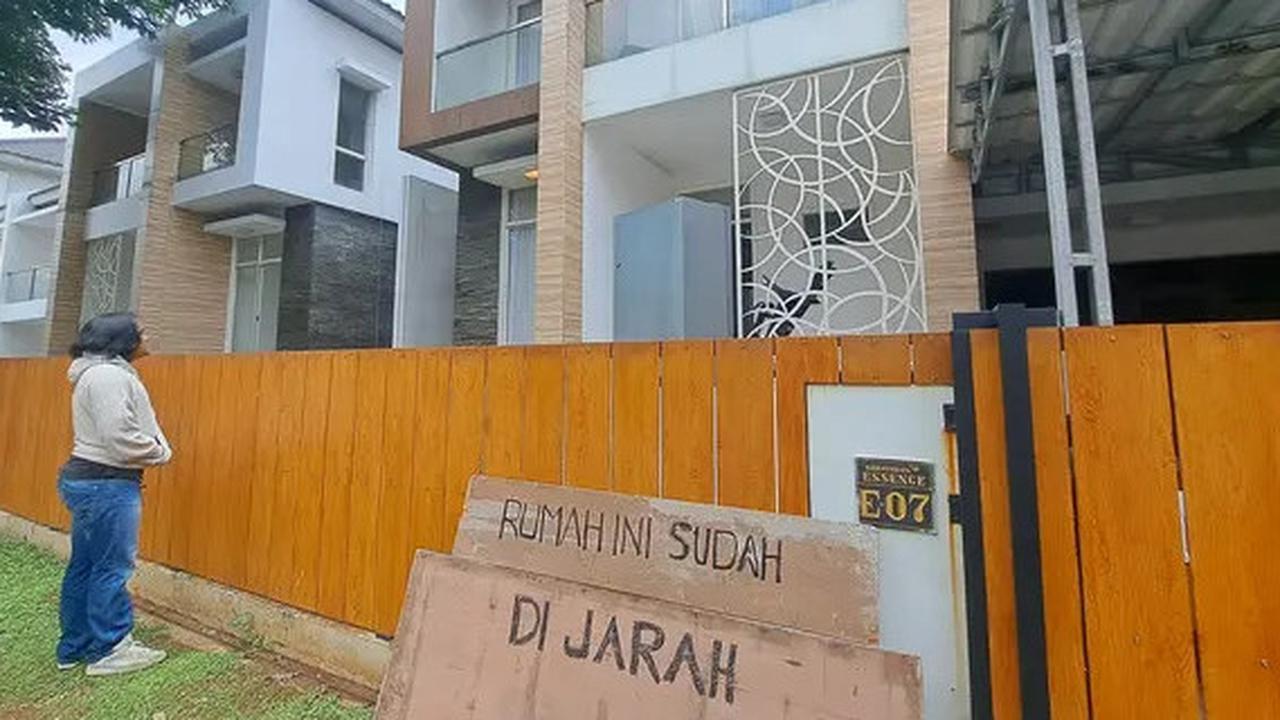 VIDEO: Rumah Nafa Urbach DPR Dikepung Warga Malam-Malam, Barang Berharga Dijarah