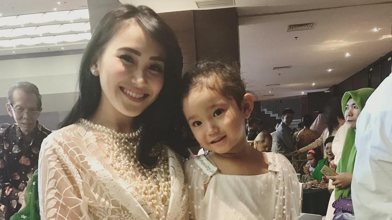 [Bintang] Ayu Ting Ting dan Bilqish