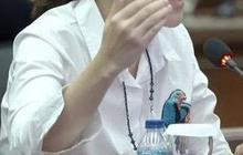 Dapat Pujian Warganya, 8 Foto Tina Toon Sebagai Anggota DPR Yang Rela Ngecek Banjir Sendiri