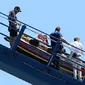 Rollercoaster macet, sejumlah penumpang terjebak di udara (Adam Head/news.com.au)