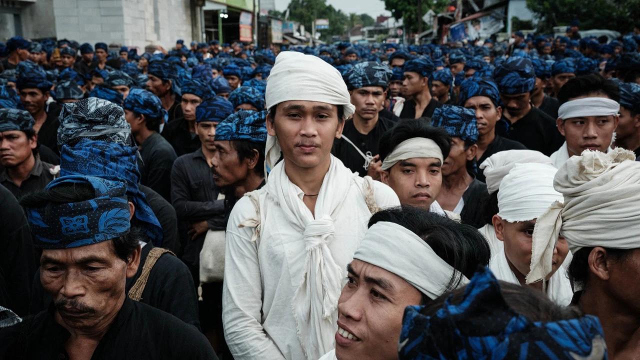 FOTO: Ribuan Warga Badui Lakukan Tradisi Seba ke Pendopo Lebak