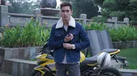 6 Gaya Verrell Bramasta saat Berpenampilan Bak Pangeran, Curi Perhatian