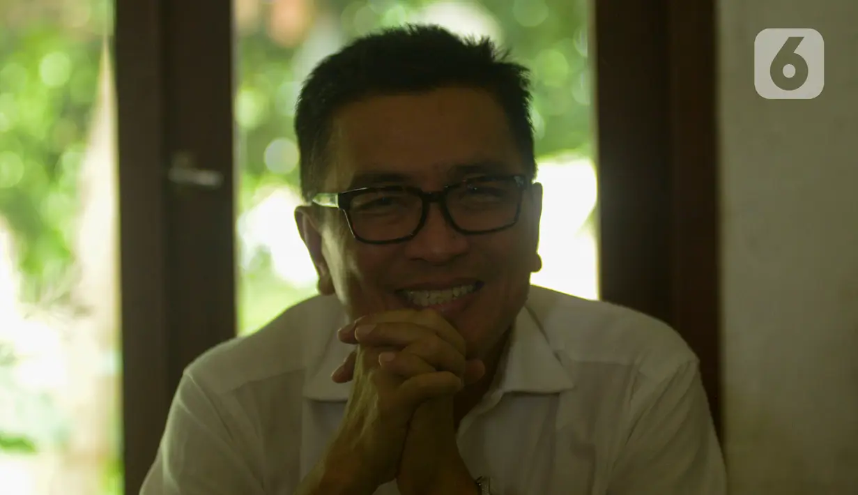 Helmy Yahya menggelar konferensi pers terkait pemberhentian dirinya sebagai Direktur Utama di Jakarta, Jumat (17/1/2020). Atas pemberhentian dari jabatan Dirut oleh Dewan Pengawas TVRI itu, Helmy Yahya mengatakan akan menempuh jalur hukum. (merdeka.com/Imam Buhori)