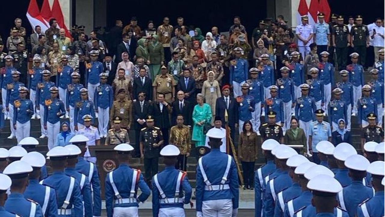 Terlihat hadir dalam peresmian ini Kemaritiman dan Investasi Luhut Binsar Pandjaitan.&nbsp;