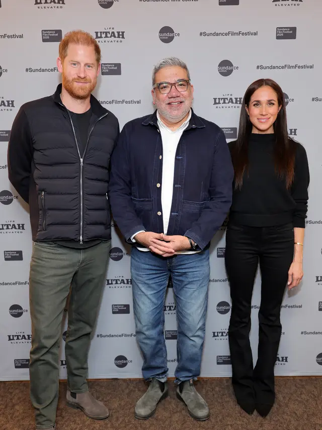 Gaya Simpel Meghan Markle dan Pangeran Harry Saat Muncul Bersama di Festival Film Sundance