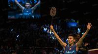 Tunggal putra Malaysia, Lee Chong Wei, merebut gelar Indonesia Open keenam setelah mengalahkan pemain Denmark, Jan O Jorgensen, di Istora Gelora Bung Karno, Senayan, Jakarta, Minggu (5/6/2016). (Bola.com/Vitalis Yogi Trisna)