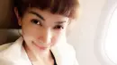 Di akun Instagramnya, Roro mengunggah foto dan video singkat yang memperlihatkan dirinya tidak menggunakan makeup yang berlebihan. Terlihat hanya alis tebal dan bibir yang sedikit merona. (Instagram/roro.fitria1989)