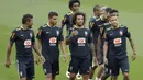 Para pemain Brasil mengikuti sesi latihan bersama timnas Brasil jelang laga kualifikasi piala dunia 2018 di Porto Alegre, Brasil, Selasa (29/8/2017). Brasil akan berhadapan dengan Ekuador. (AP/Andre Penner)
