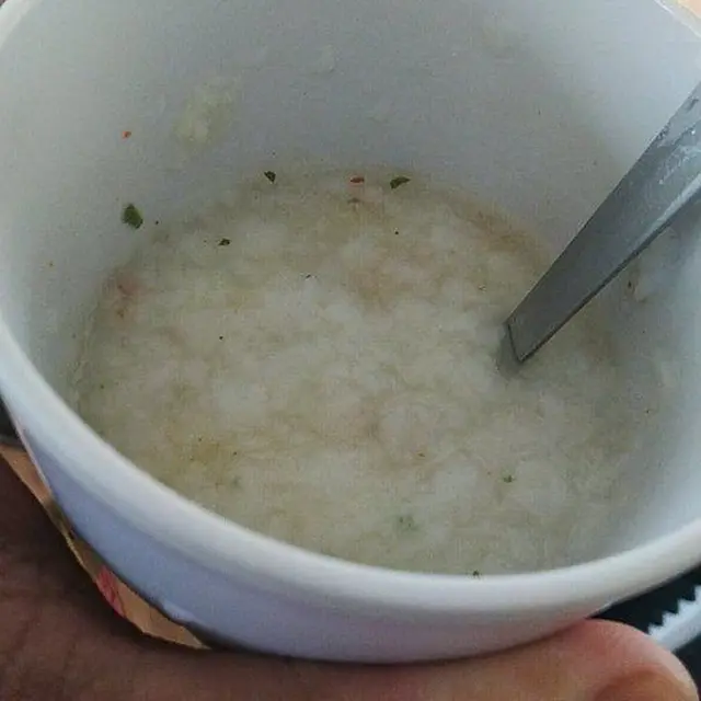 6 Cara Nyeleneh Orang Makan Bubur Ayam Ini Kocak, Bikin Kenyang Duluan