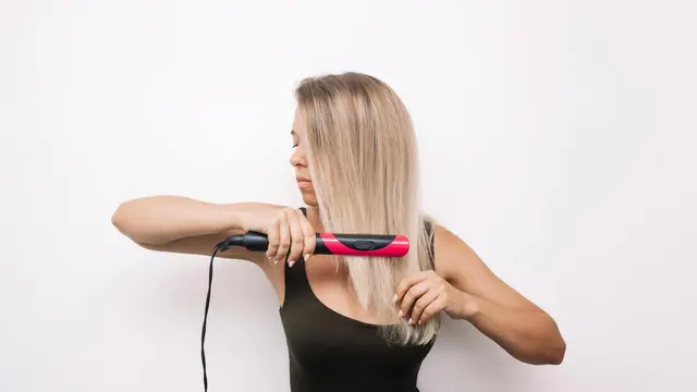 Batasi Pemakaian Alat Styling Rambut