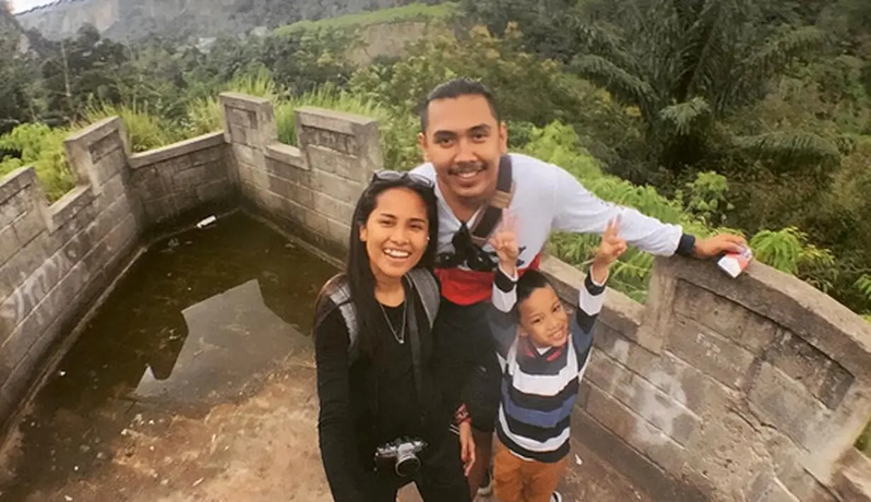 "Kalau di sini dijelaskan ada pelanggaran takli talak yang dilakukan oleh tergugat. Tapi pengadilan nggak bisa memberi tahu," ujar Abdul Hadi. Seperti diketahui Chika Waode menggugat Fajri Fauzi pada 3 Maret 2017. (Instagram/cqawaode)