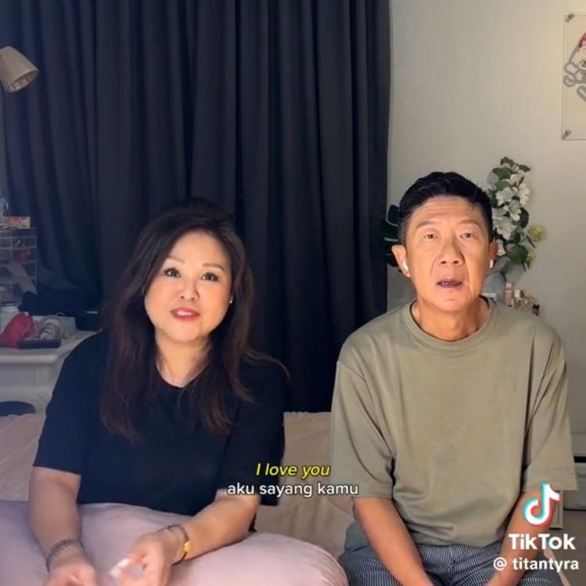 Momen Wanita Beri Tahu Kehamilannya pada Orang Tua dengan Cara yang Unik, Viral