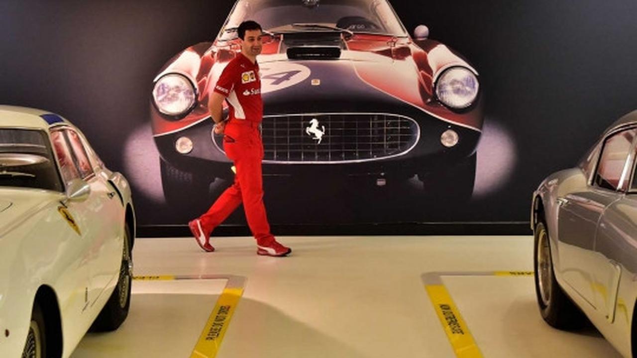 Berkunjung ke pameran mobil-mobil super di Museum Ferrari Italia