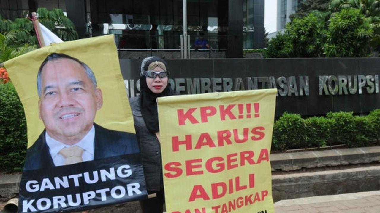 Massa GNKIB desak KPK tangkap Plt Gubernur Riau