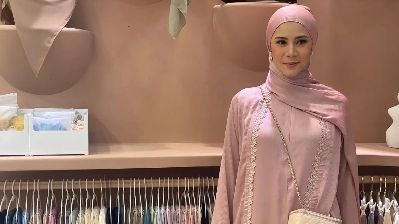 Cynthia Ramlan pada acara grand opening Nabillasyal, di kawasan Bintaro, Jakarta Selatan, Sabtu (22/2/2025).