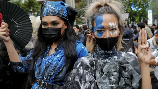 Gaya Para LGBT Thailand saat Ikut Demo