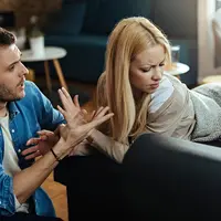 ilustrasi berani berkata tidak pada pasangan/copyright freepik.com/Drazen Zigic