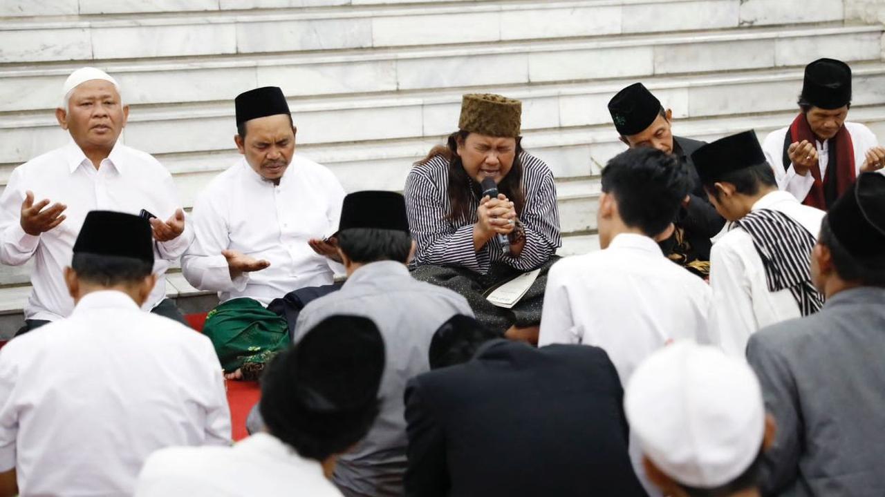 Ratusan kiai se-Jawa Tengah temui Ganjar di Puri Gedeh, Kota Semarang.&nbsp;