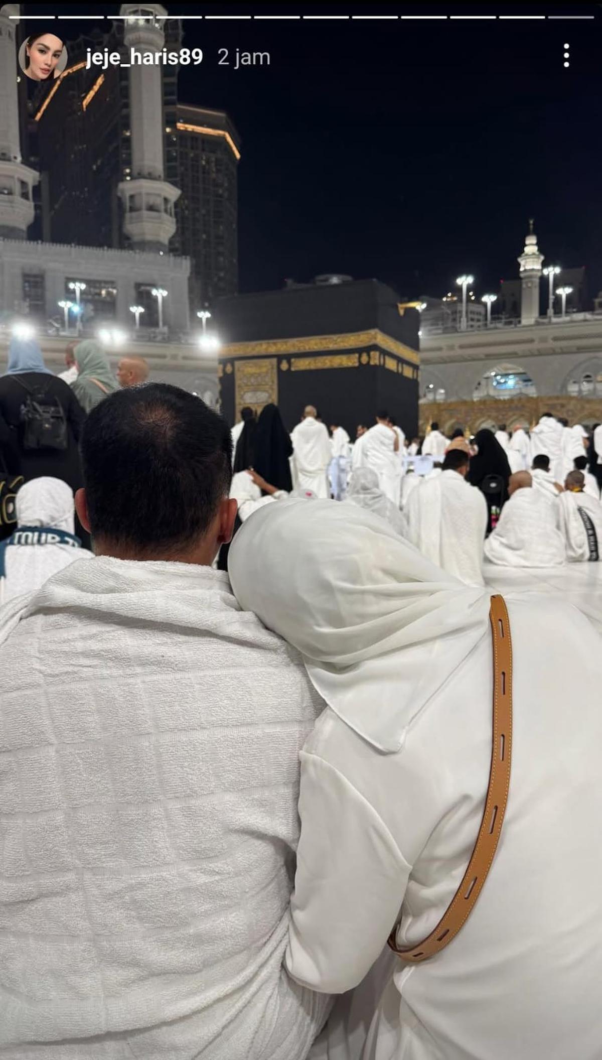 Potret Jennifer Dunn dan Suami Jalani Ibadah Umroh Tampak Romantis yang Jadi Sorotan Netizen