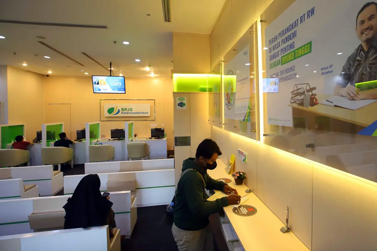 FOTO: Pencairan JHT Sebelum Aturan Baru Diberlakukan