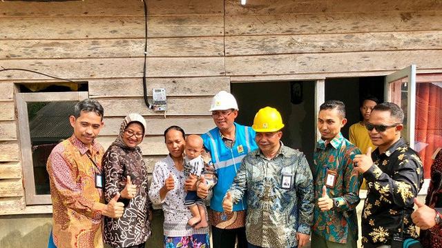 PLN melistriki desa di Kabupaten Natuna (Dok Foto: Liputan6.com/Nurseffi Dwi Wahyuni)