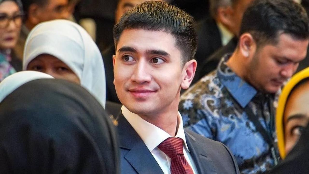 "Rasanya yang pasti luar biasa, benar-benar bersyukur banget karena ketika tadi di dalam kita mengucapkan sumpah itu merinding banget ya nggak menyangka waktu cepat sekali berlalu," ujar Verrell saat ditemui di kawasan Kemang, Jakarta Selatan, Selasa (1/1