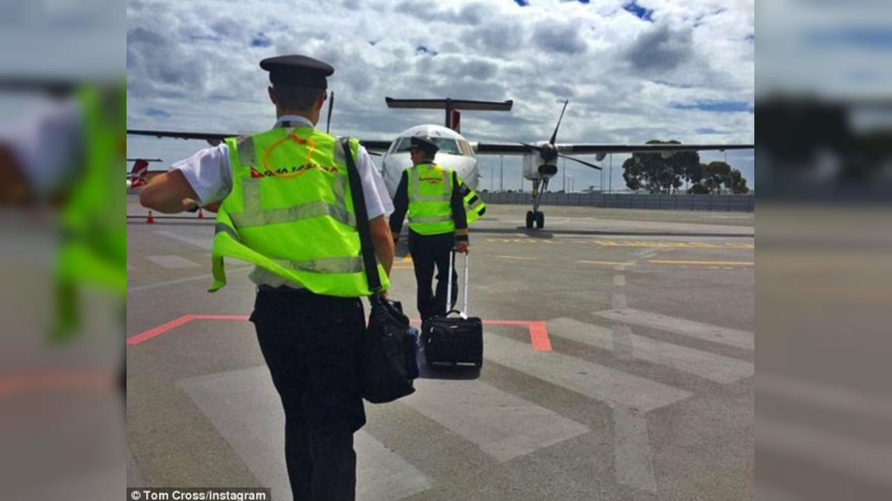 Mengintip Kehidupan Pribadi Pilot dan Pramugari-01