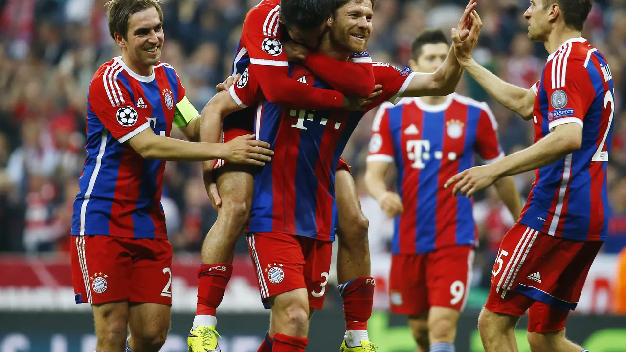 Bayern Muenchen Bantai Porto 5-1