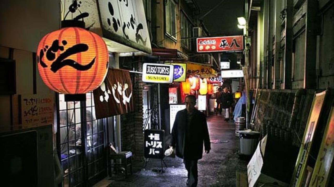 6 Bar Paling Aneh di Jepang