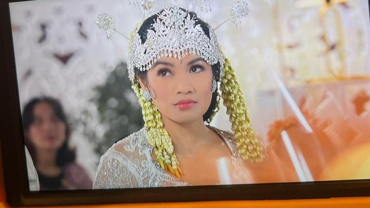 Tak sedikit yang juga yang mengira Titi Kamal menikah lagi. Namun caption yang ditulis Titi Kamal sudah menjelaskan jika penampilannya itu untuk keperluan syuting.<br>