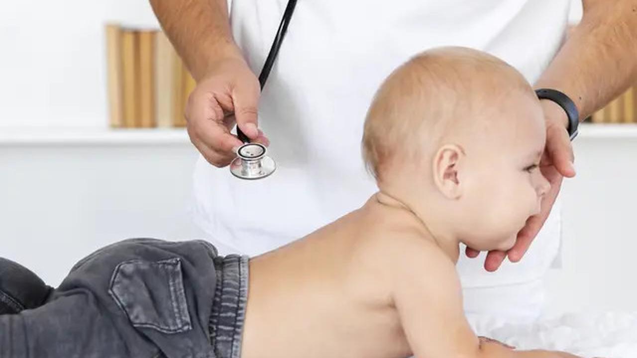 6 Tanda Bayi Sakit Punggung, Kenali Gejala dan Tips Mengatasinya untuk Kenyamanan Si Kecil