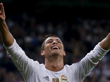 Ekspresi pemain Real Madrid, Cristiano Ronaldo, setelah mencetak gol ke gawang Shakhtar Donetsk di laga Grup A Liga Champions yang berlangsung di Stadion Santiago Bernabeu, Madrid, Spanyol. Rabu (16/9/2015) dini hari WIB. (Reuters/Juan Medina)