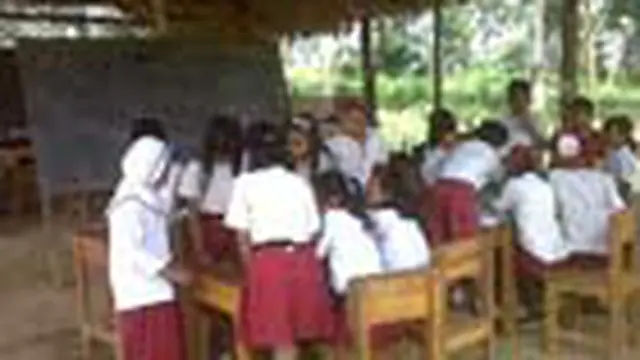 Sekolah Tanpa Dinding dan Lantai di Jambi