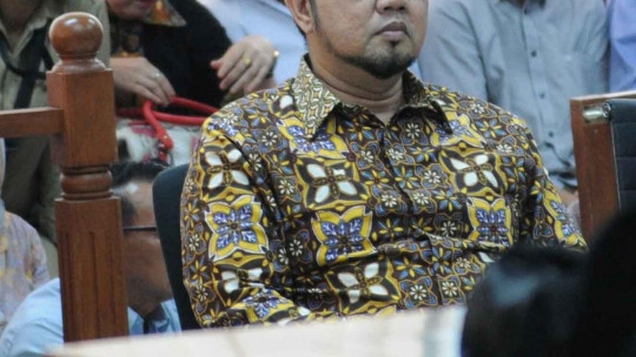 Sidang perdana Bupati Empat Lawang dan istri terkait kasus suap Akil