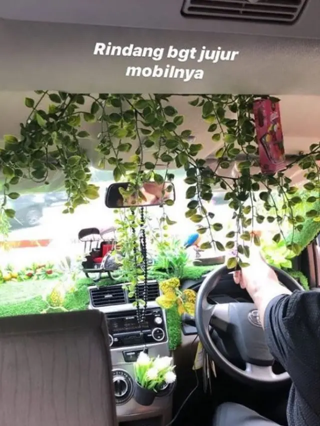6 Dekorasi Mobil dengan Konsep Tanaman Hijau Ini Kelewat Unik