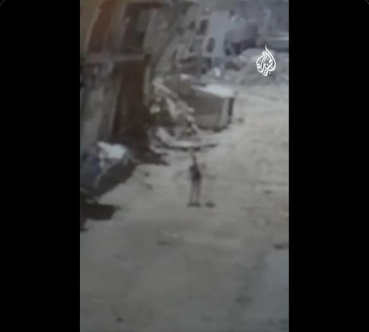Detik-Detik Pria Palestina di Gaza Bawa Sekantong Tepung buat Makan Keluarganya Dibom Drone Israel, Benar-Benar Keji