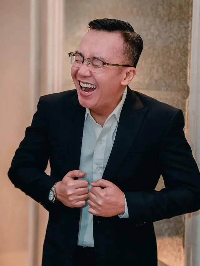 Ari Lasso tampil rapi (Instagram/ari_lasso)