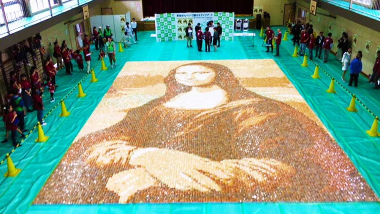 Keren, Lukisan Mona Lisa Ini Berhasil dibuat dari Kerupuk Beras