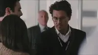 Johnny Depp Tidak Lucu Lagi Setelah Tewas di Transcendence