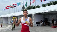 Serda Jas M. Ali Mardiansyah,&nbsp;prajurit dari Satuan Denma Kolinlamil, meraih medali emas pada Asian Rowing Championship 2025 di Hai Phong, Vietnam, Minggu (19-10-2025). (Bola.com/Istimewa)