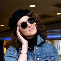 Loren Allred selalu terlihat natural dengan makeup yang nggak terlalu tebal. Meski demikian ia selalu terlihat cantik. (Lisa Lake / GETTY IMAGES NORTH AMERICA / AFP)