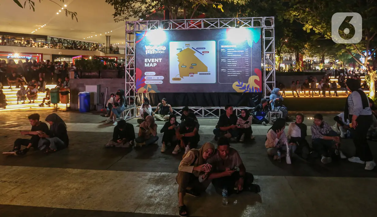 Sejumlah musisi dan penyanyi Tanah Air tampil memberikan aksi panggung terbaiknya dalam acara Pertamina Weekend Festival 2024. (Liputan6.com/Angga Yuniar)