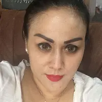 Mak Vera adalah manajer yang memegang peran cukup penting dalam karir Olga Syahputra