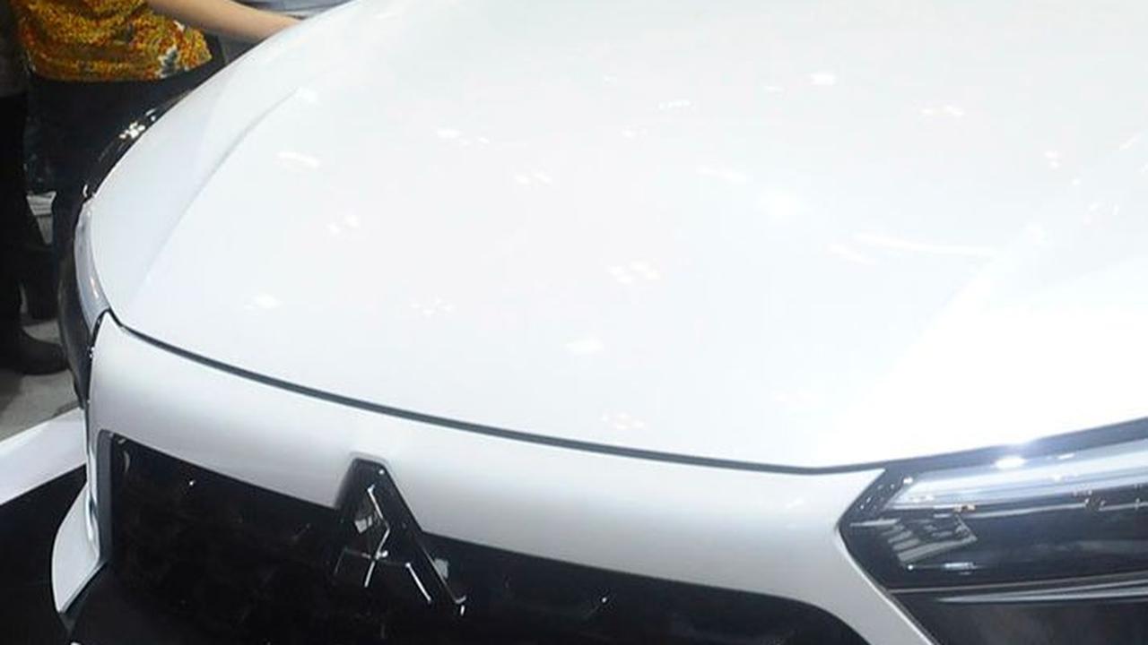 Hadir sebagai penantang Yaris Cross, HR-V hingga Creta -compact SUV yang sudah ada di Indonesia sebelumnya-, Mitsubishi XFORCE dilengkapi berbagai fitur untuk keamanan dan kenyamanan berkendara.