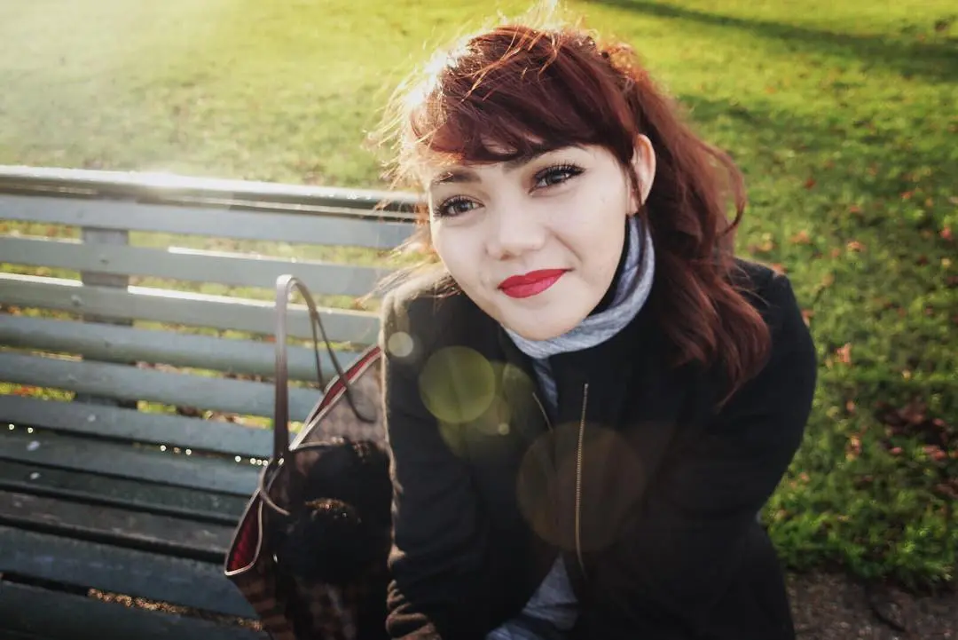 Rina Nose, hampir satu pekan berada di London dan kini belum juga kembali ke Indonesia. Seakan masih ingin menenangkan diri, ini yang dilakukan Rina selama berada di London. (Instagram/rinanose16)