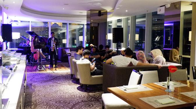Suasana 22 Sky Lounge Hotel Santika Premiere Hayam Wuruk.