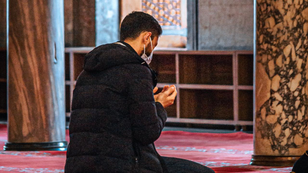 Niat Sholat Qobliyah Subuh, Lengkap dengan Tata Cara, Dzikir dan Doa Setelahnya