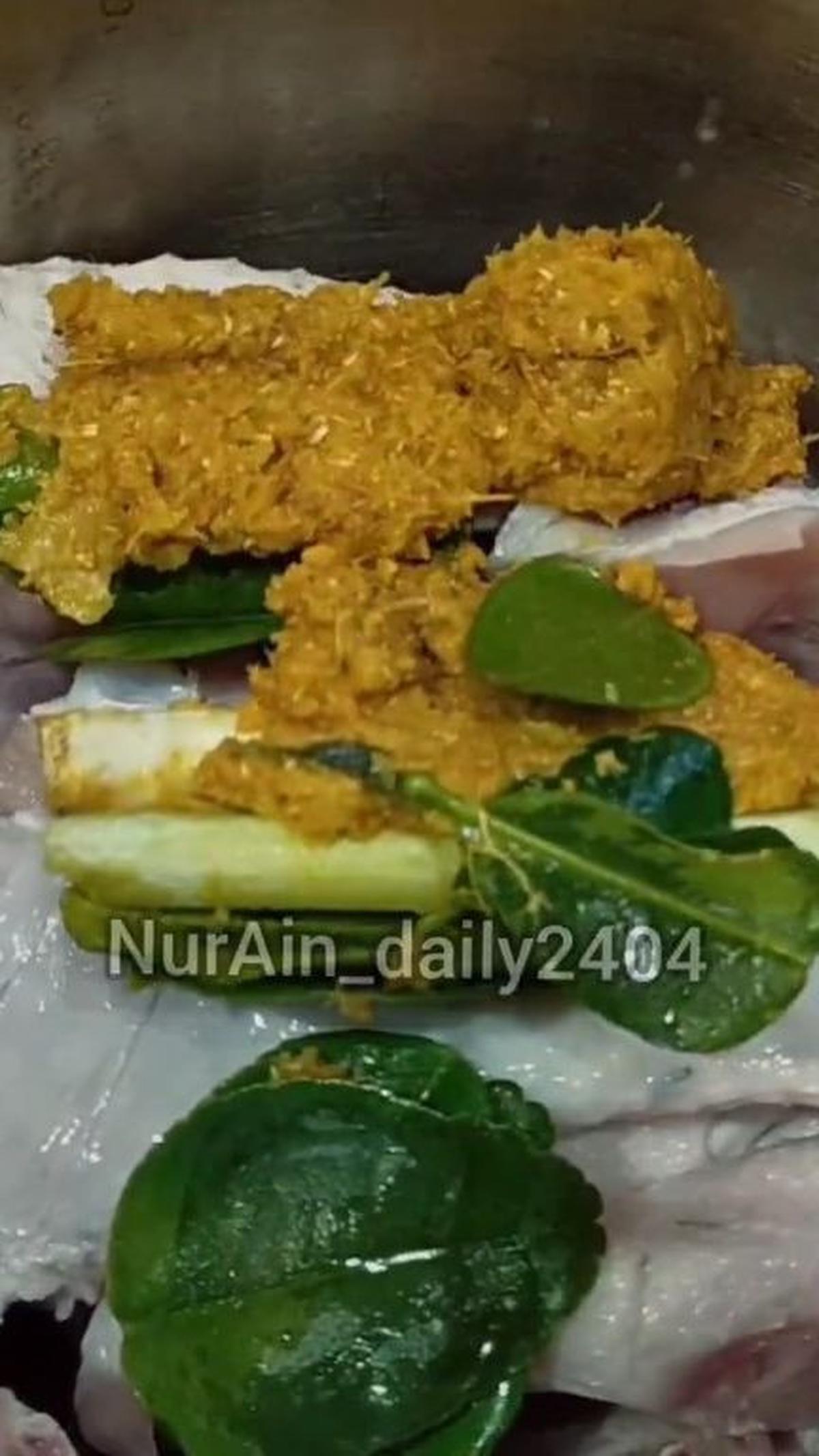 Campurkan Ayam dan Bumbu